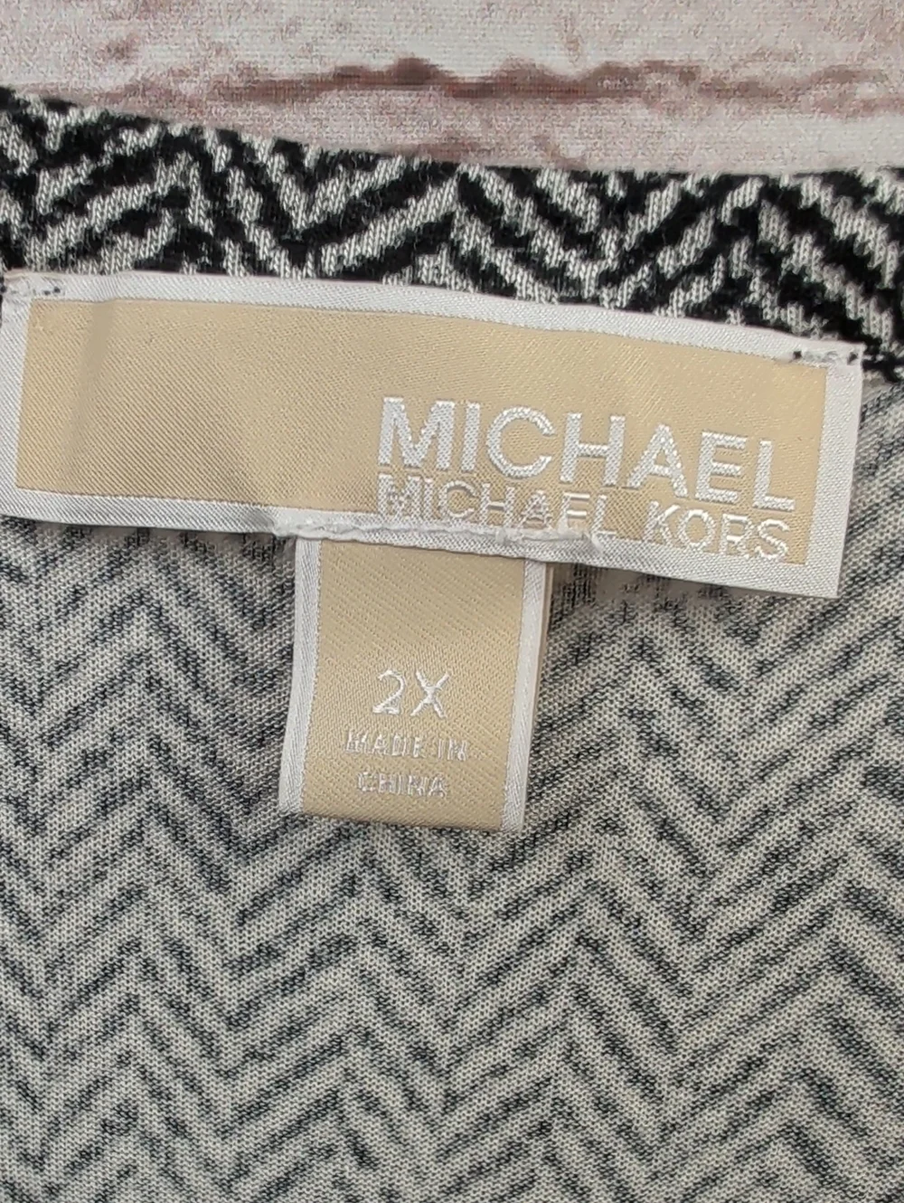 Michael Kors Black and White Short Sleeve Tunic Top 2x Like New